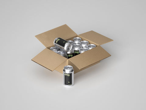 Otevřený karton s 12 plechovkami drip cold brewed yerba maté
